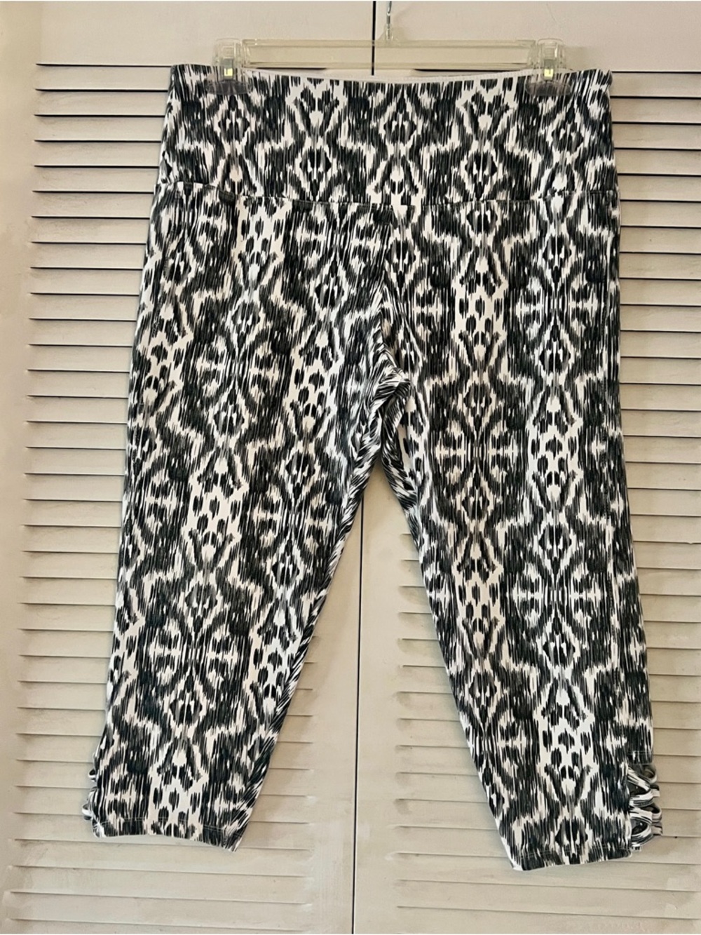 Suave Active Capri Leggings